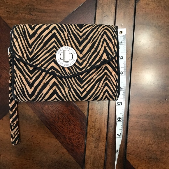 Vera Bradley Your Turn Smartphone Wristlet - Picture 8 of 9